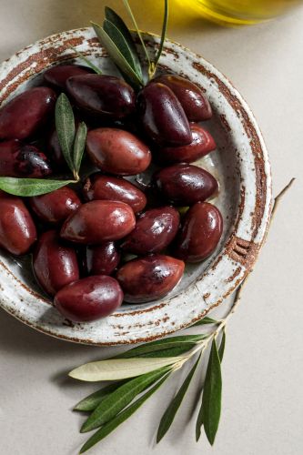 Die Olivensorte Kalamata gilt als Königin der Tafeloliven.