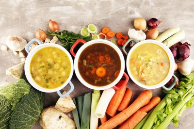 Suppengemüse und Suppenkräuter